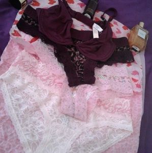 Victoria's Secret Ladies Panties And Bra